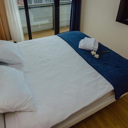 Orbi City Twin Towers Appartement Batoemi Buitenkant foto
